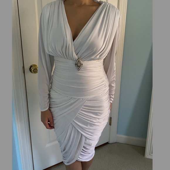 Dresses & Skirts - Vintage White Ruffled Bodycon Ruffled Dress